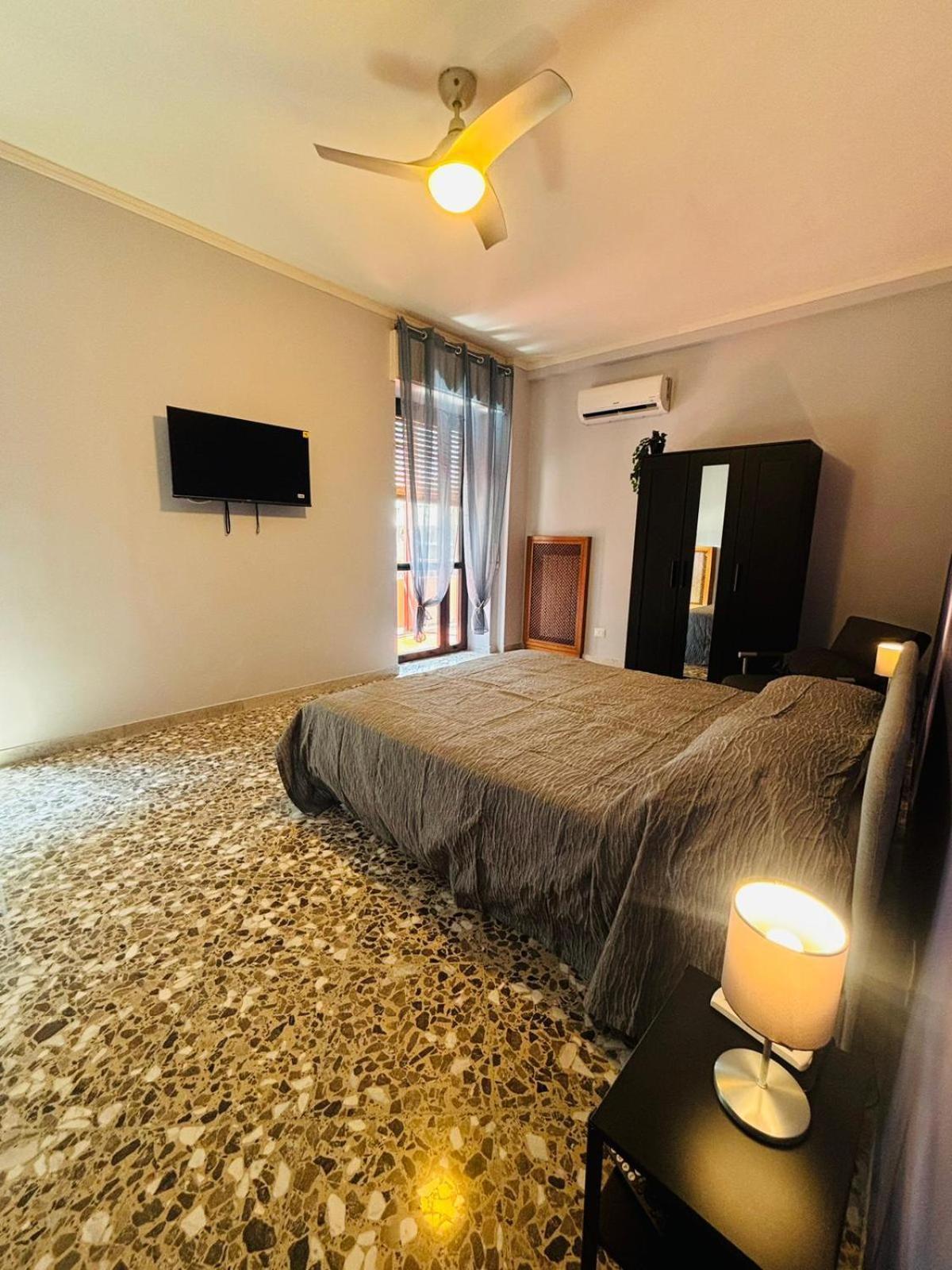 Matthias Central Rooms And Accomodation Μπάρι Εξωτερικό φωτογραφία